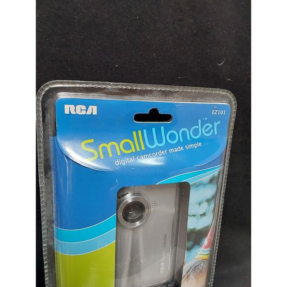 RCA Hard Drive Camcorder Camera with accessories model EZ101 New Sealed - Picture 2 of 6
